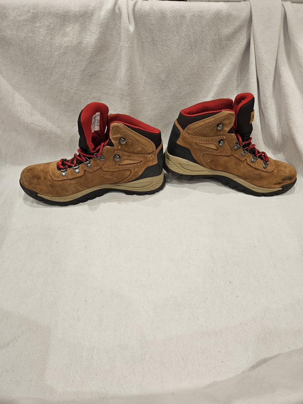 Columbia Brown Suede Hiking Booties with Red Lining - Picture 4 of 9